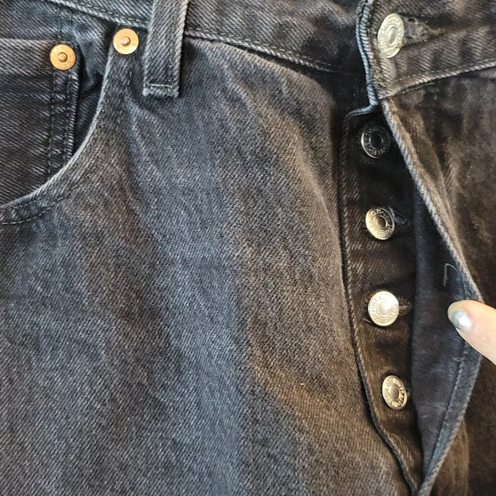 LEVI'S 501 Well Worn Broken In Button Fly Jeans 34